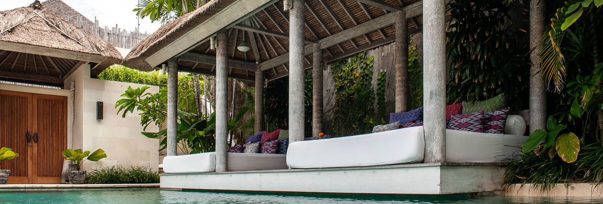 Villa Adasa - Pool bale design